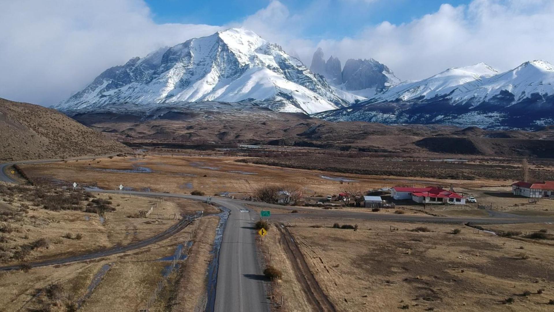 Goiien House Ostello Torres del Paine National Park Esterno foto